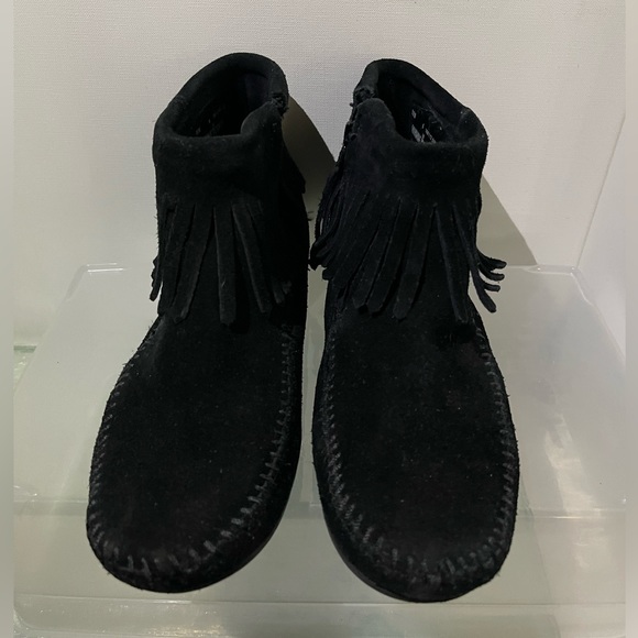 Minnetonka Black Suede Fringe with Concho Booties with Zipper - Picture 7 of 16
